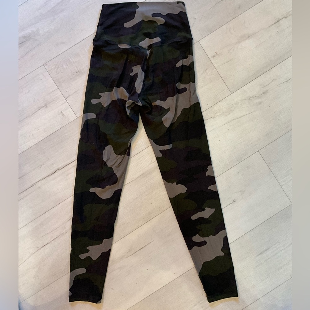 OFFLINE by Aerie Camo High Waisted Legging Size Small - Picture 5 of 5